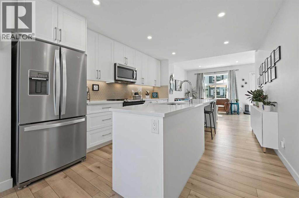 Single Family House for Sale in  Les Jardins Park SE Douglasdale/Glen Calgary 