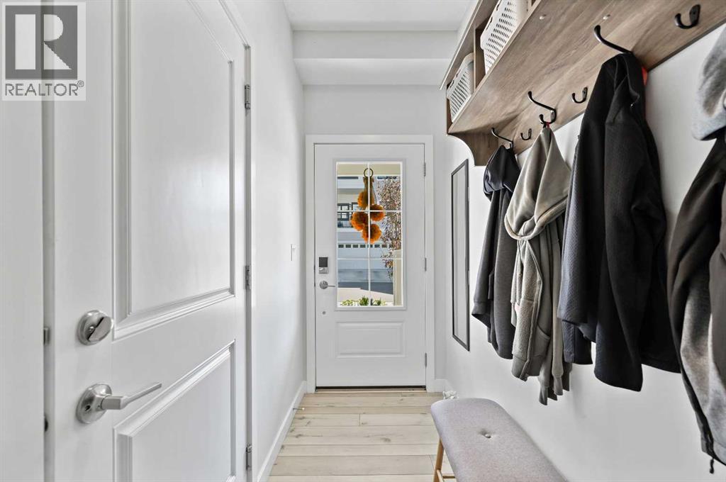 Single Family House for Sale in  Les Jardins Park SE Douglasdale/Glen Calgary 