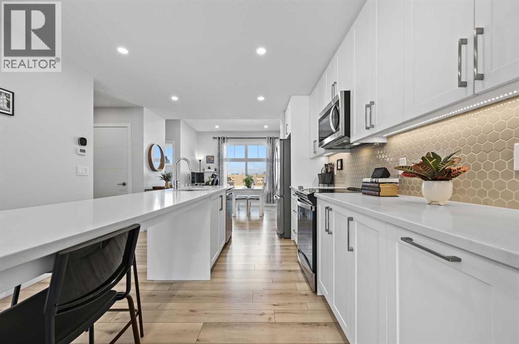 Single Family House for Sale in  Les Jardins Park SE Douglasdale/Glen Calgary 