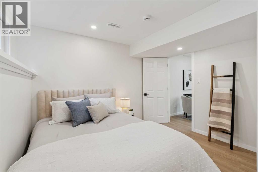 Single Family House 4 Level for Sale in  Oakhill Drive SW Oakridge Calgary 