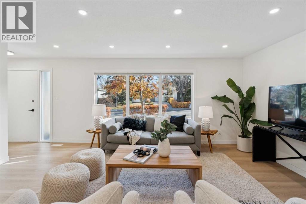 Single Family House 4 Level for Sale in  Oakhill Drive SW Oakridge Calgary 