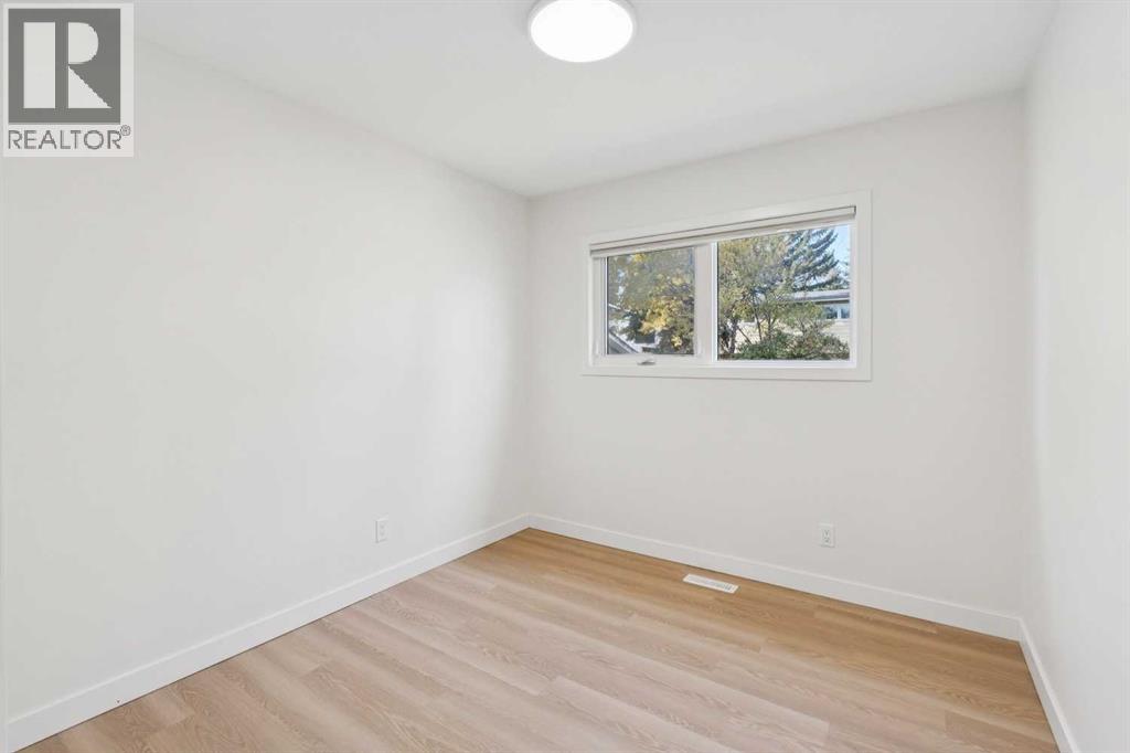 Single Family House 4 Level for Sale in  Oakhill Drive SW Oakridge Calgary 