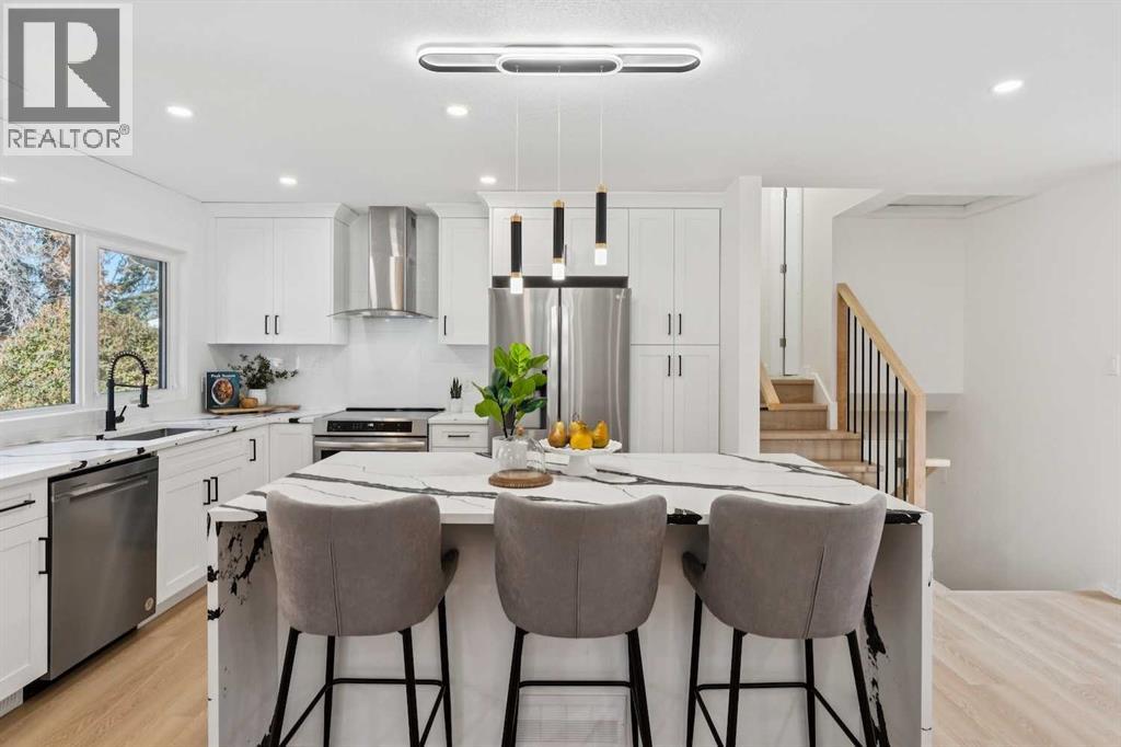 Single Family House 4 Level for Sale in  Oakhill Drive SW Oakridge Calgary 