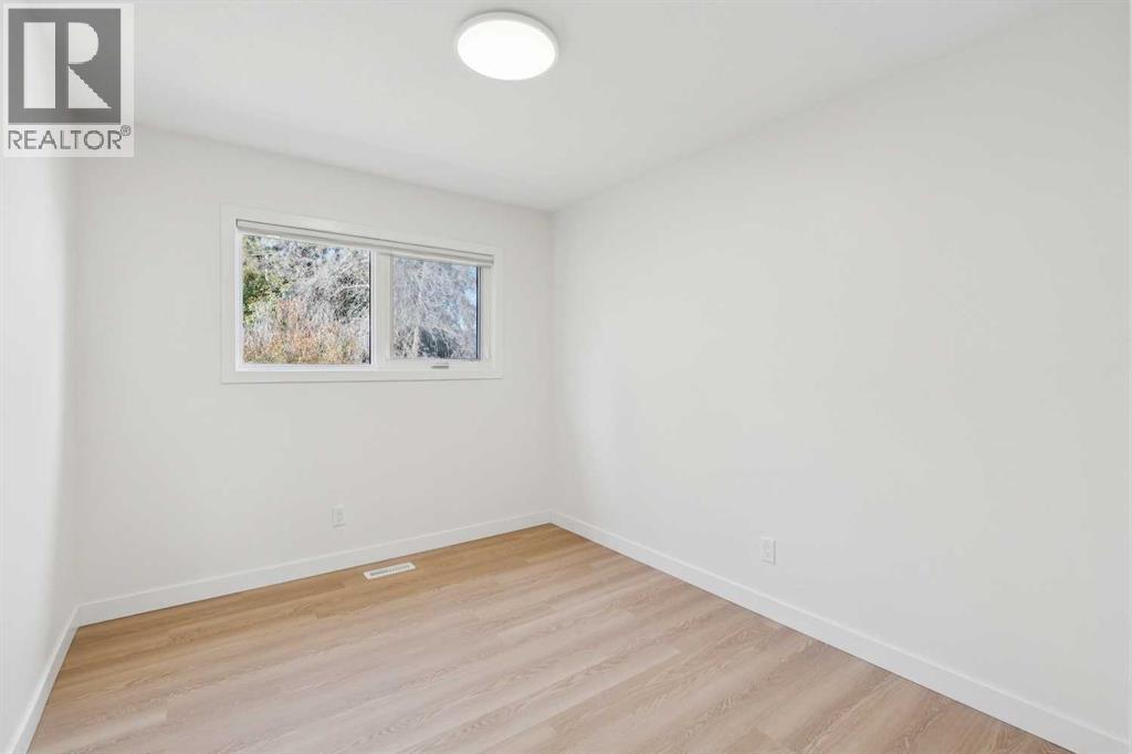 Single Family House 4 Level for Sale in  Oakhill Drive SW Oakridge Calgary 