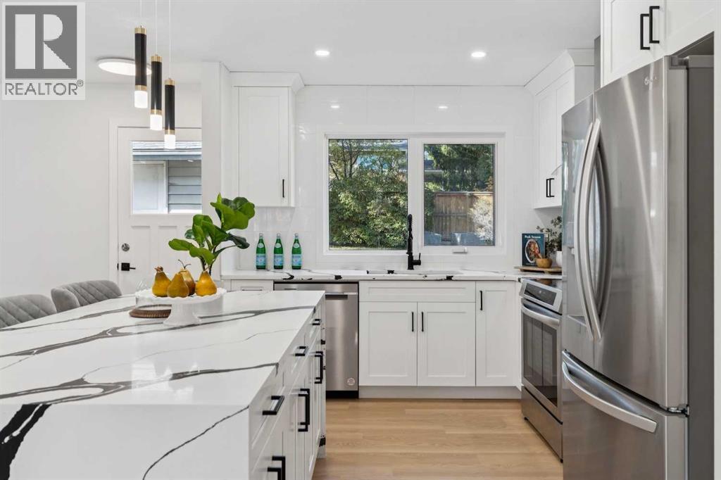 Single Family House 4 Level for Sale in  Oakhill Drive SW Oakridge Calgary 