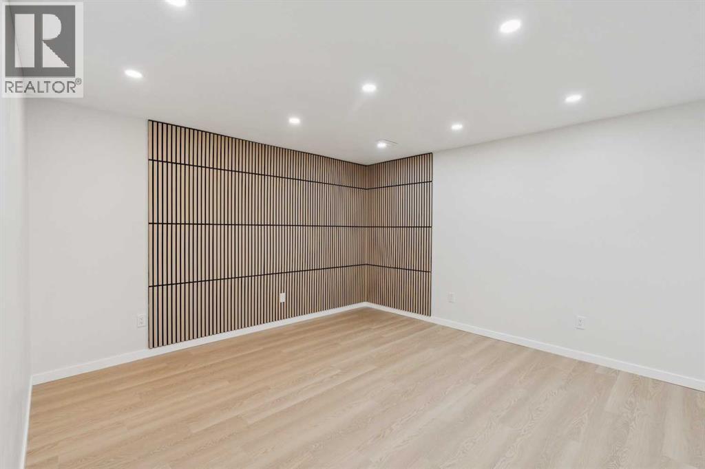 Single Family House 4 Level for Sale in  Oakhill Drive SW Oakridge Calgary 