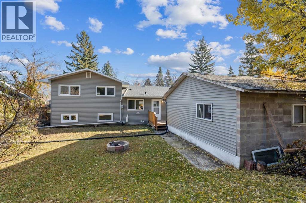 Single Family House 4 Level for Sale in  Oakhill Drive SW Oakridge Calgary 