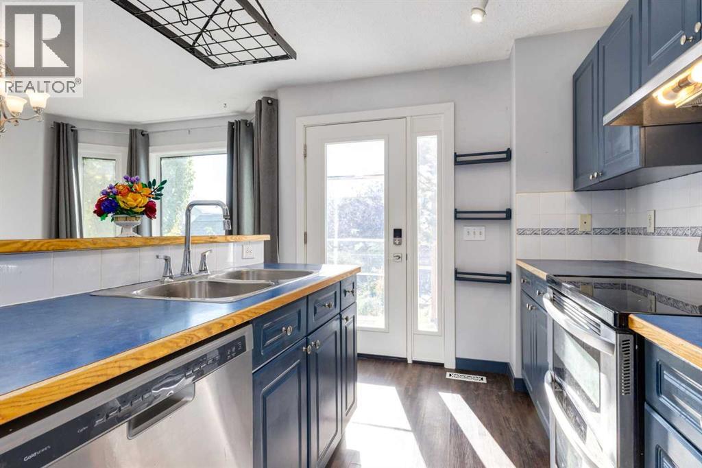 Single Family House for Sale in  Covewood Park NE Coventry Hills Calgary 