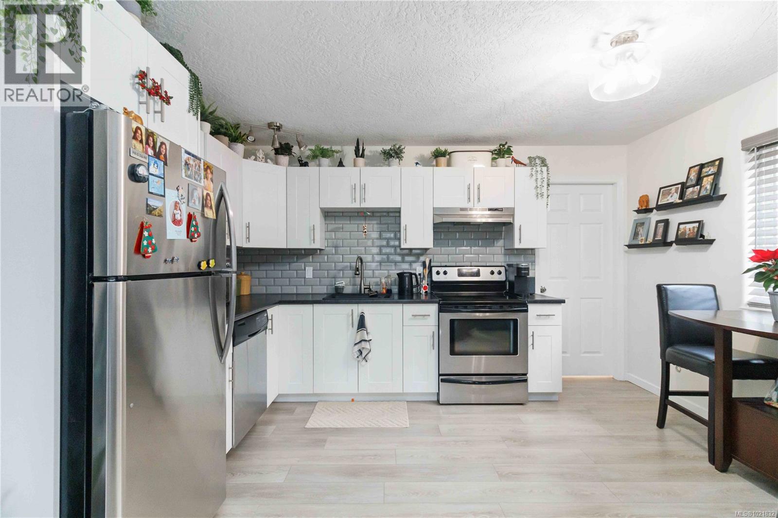 A 3037 Pickford Rd, Colwood