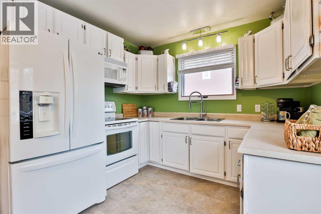 Single Family House Bungalow for Sale in   Street S Victoria Park Lethbridge 