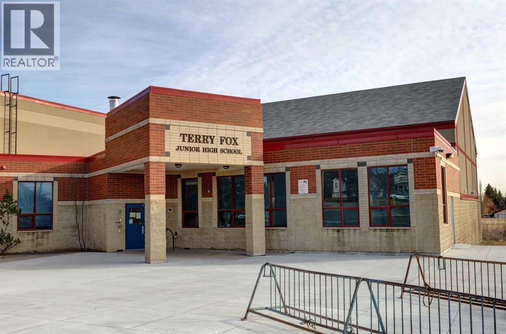 Single Family House Bi-level for Sale in  Falmere Way NE Falconridge Calgary 