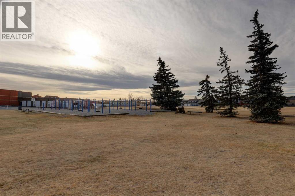 Single Family House Bi-level for Sale in  Falmere Way NE Falconridge Calgary 