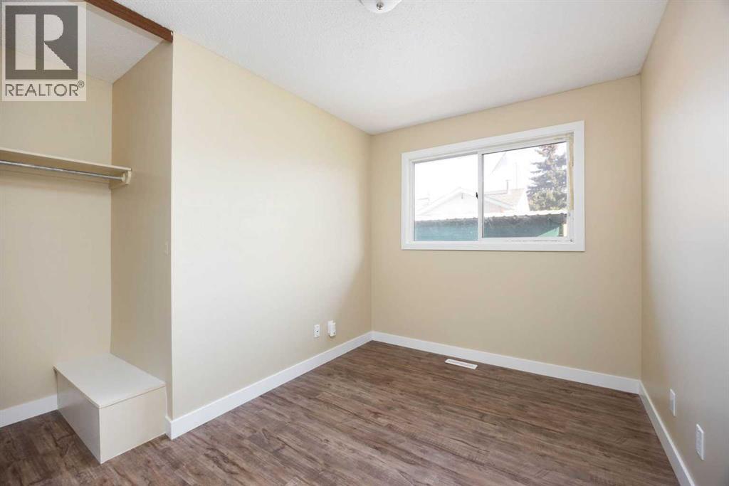 9907 Gordon Avenue, Fort McMurray