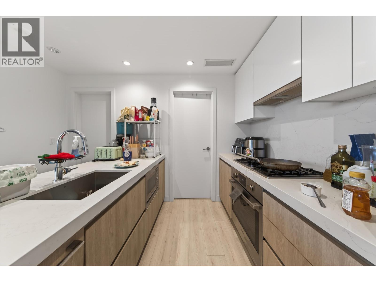 3402 6080 MCKAY AVENUE, Burnaby