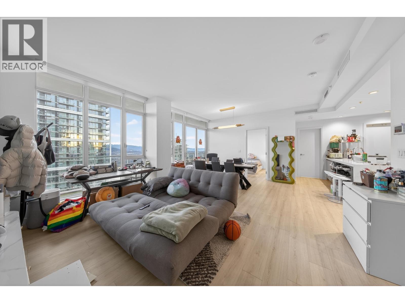 3402 6080 MCKAY AVENUE, Burnaby