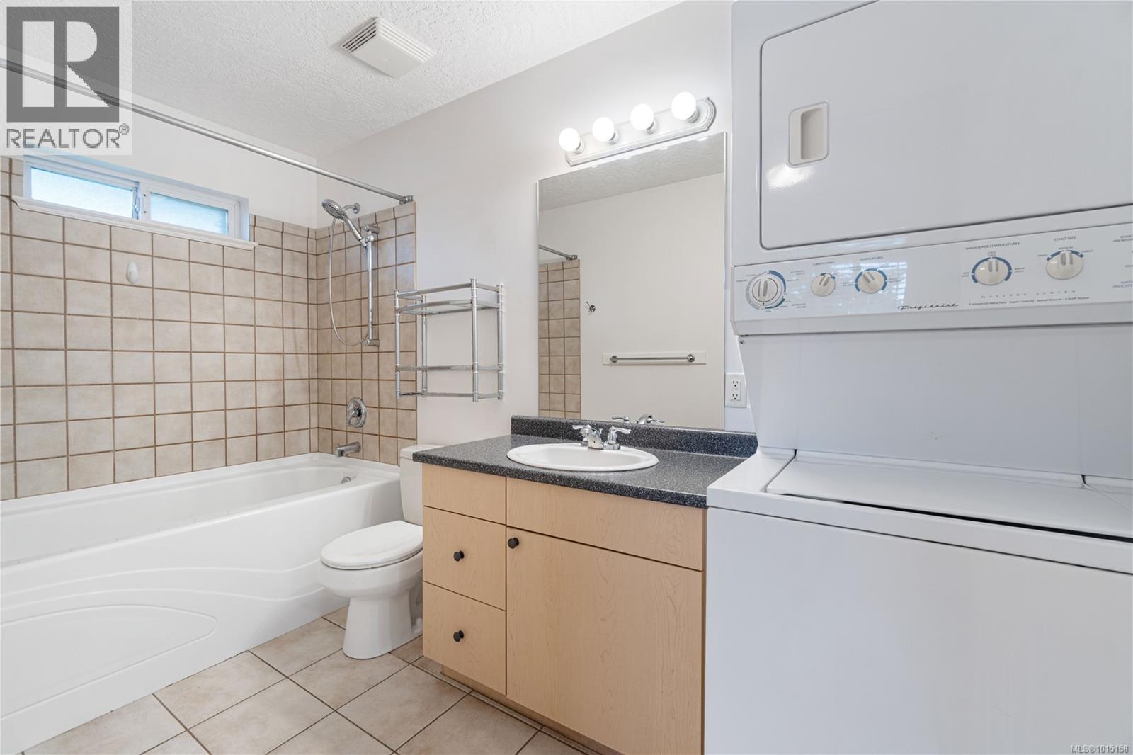 1684 Lailah's Loop, Qualicum Beach