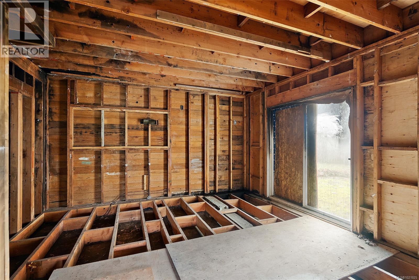 1826 Cedar Hill Cross Rd, Saanich