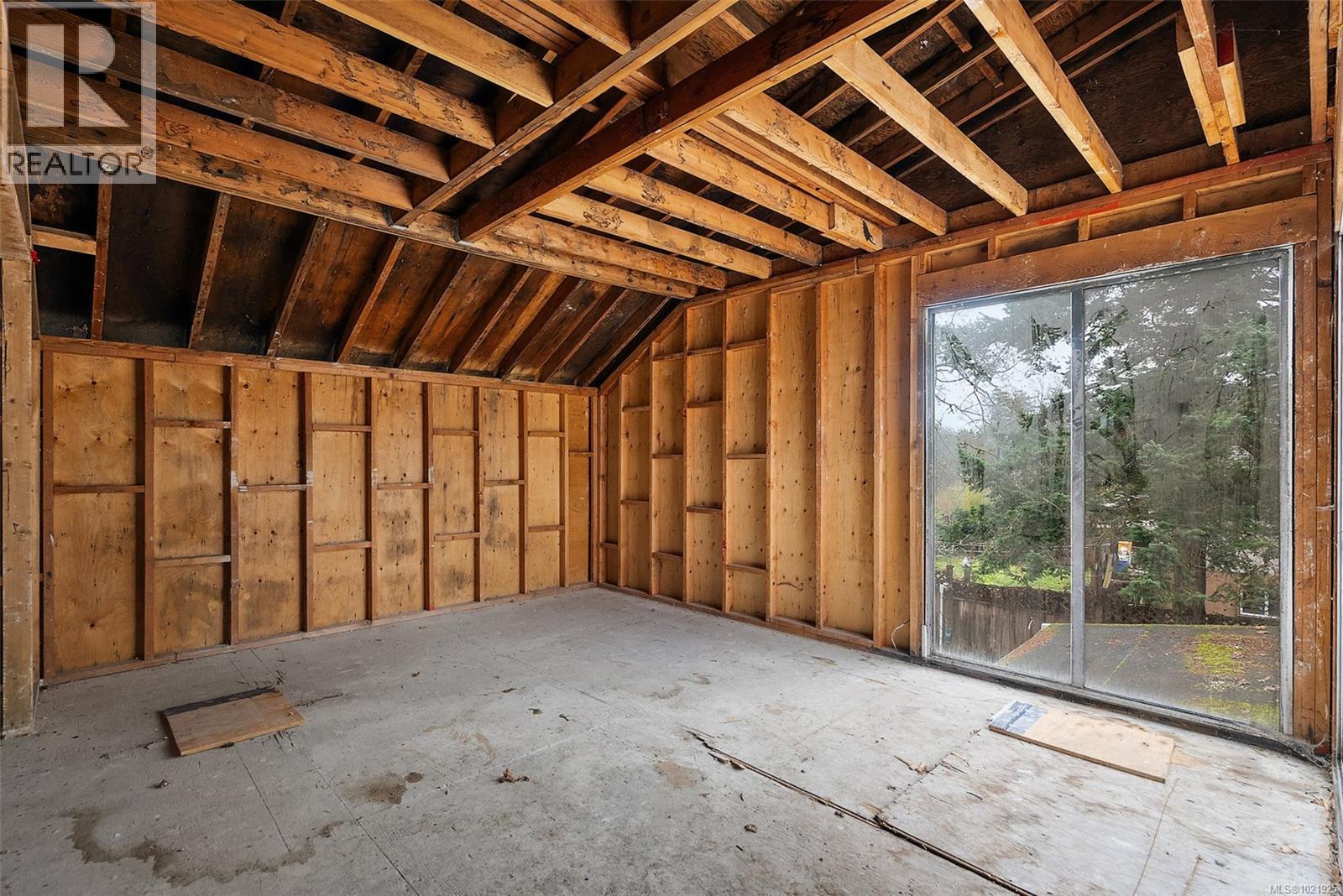 1826 Cedar Hill Cross Rd, Saanich