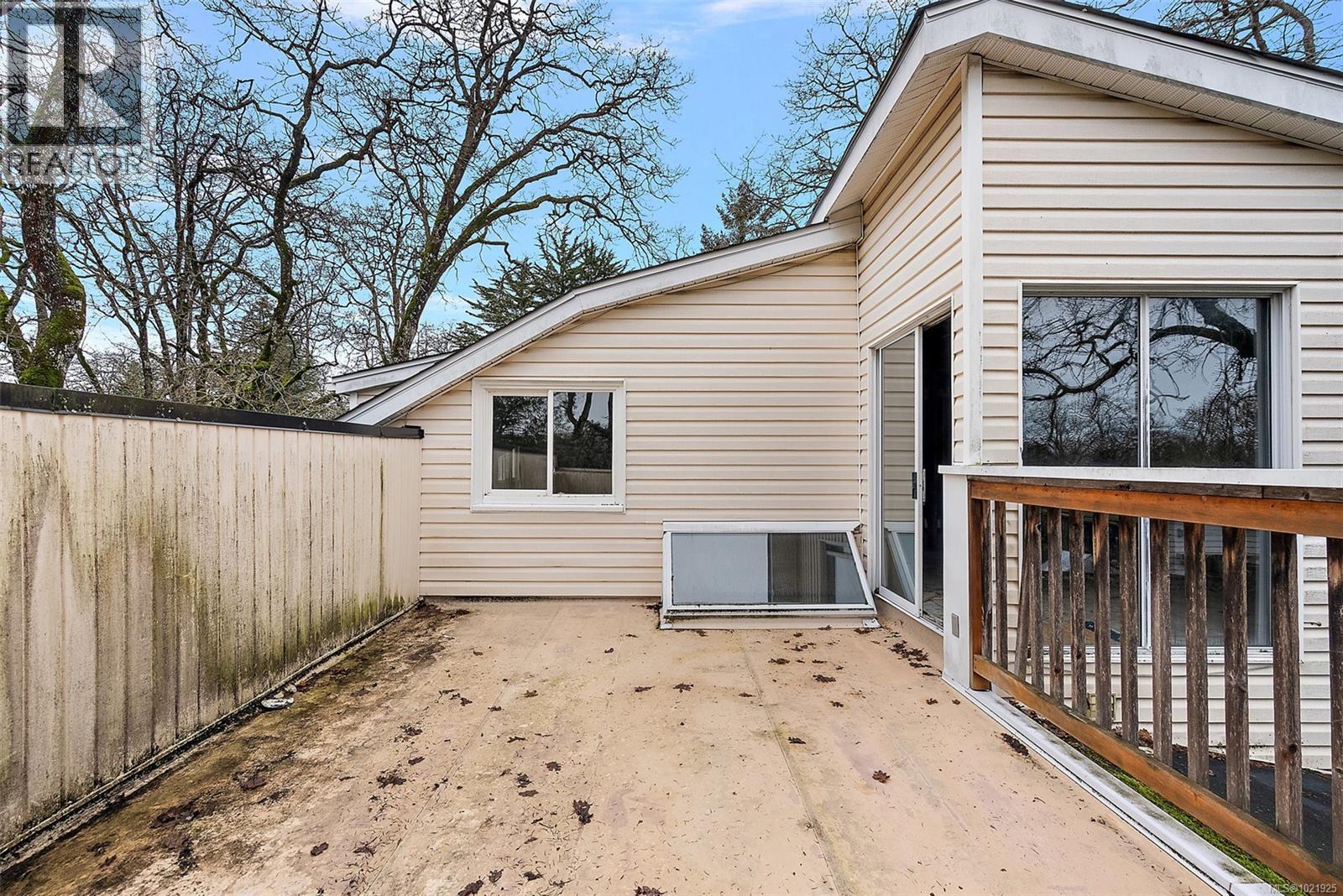 1826 Cedar Hill Cross Rd, Saanich