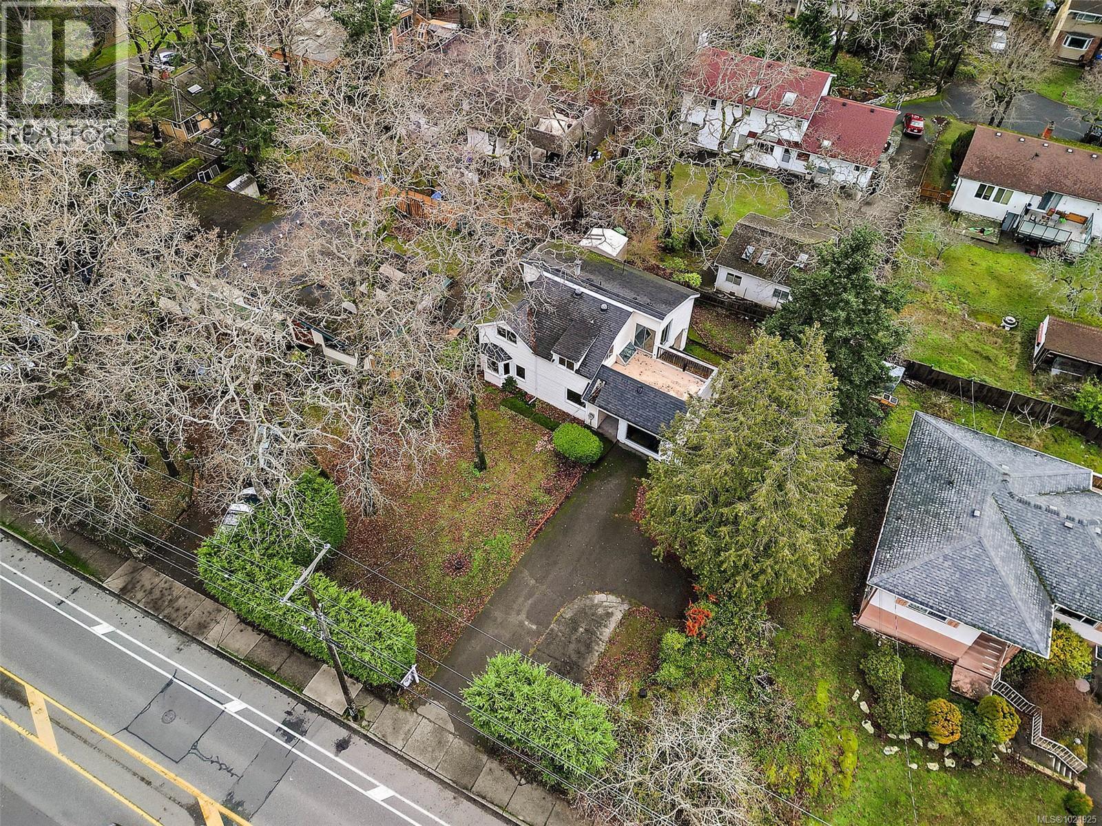 1826 Cedar Hill Cross Rd, Saanich