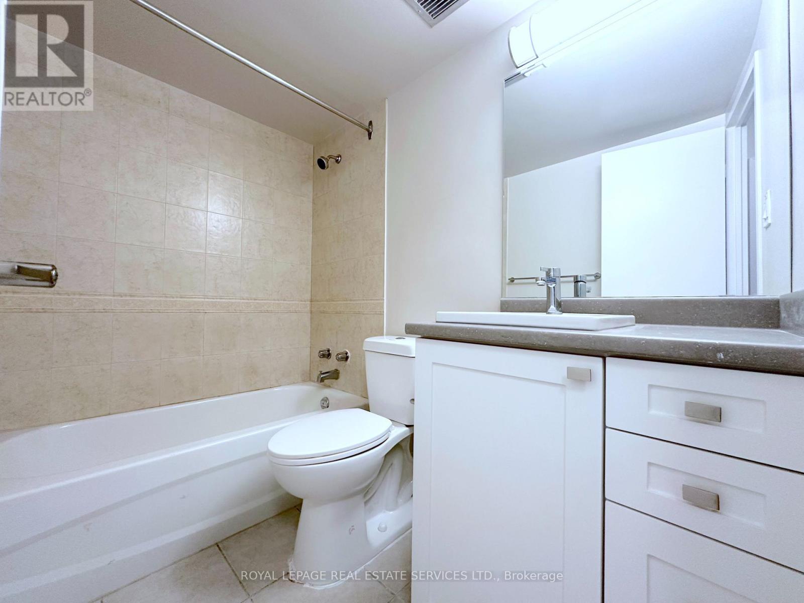 Single Family House for Sale in    DENTON AVENUE Toronto (Oakridge) 