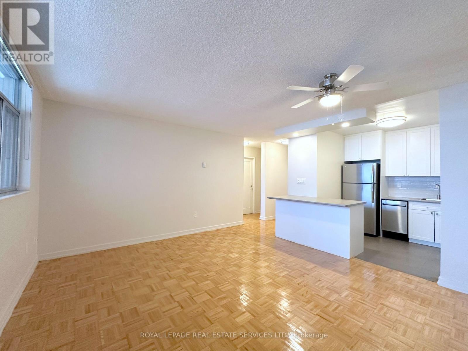 Single Family House for Sale in    DENTON AVENUE Toronto (Oakridge) 