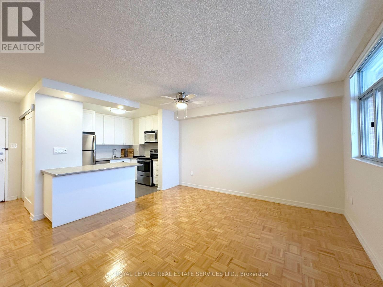 Single Family House for Sale in    DENTON AVENUE Toronto (Oakridge) 