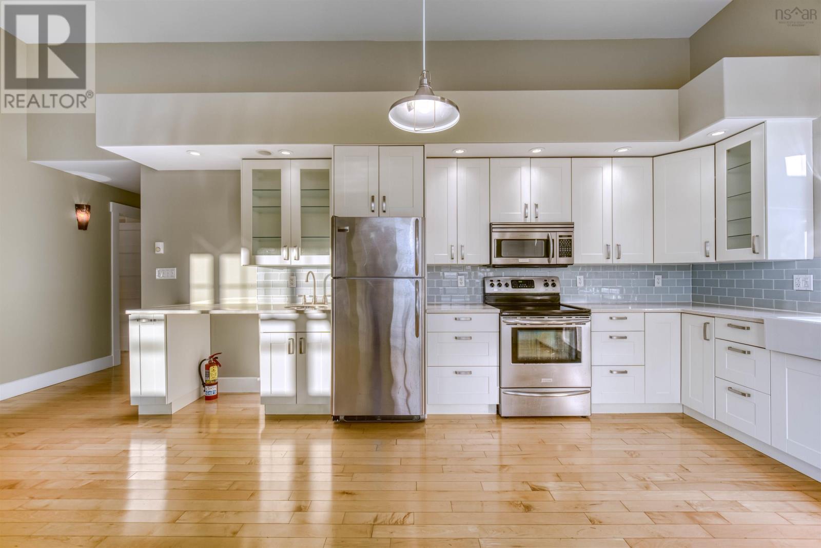 Property 30 of 49 of 243 Pelham Street