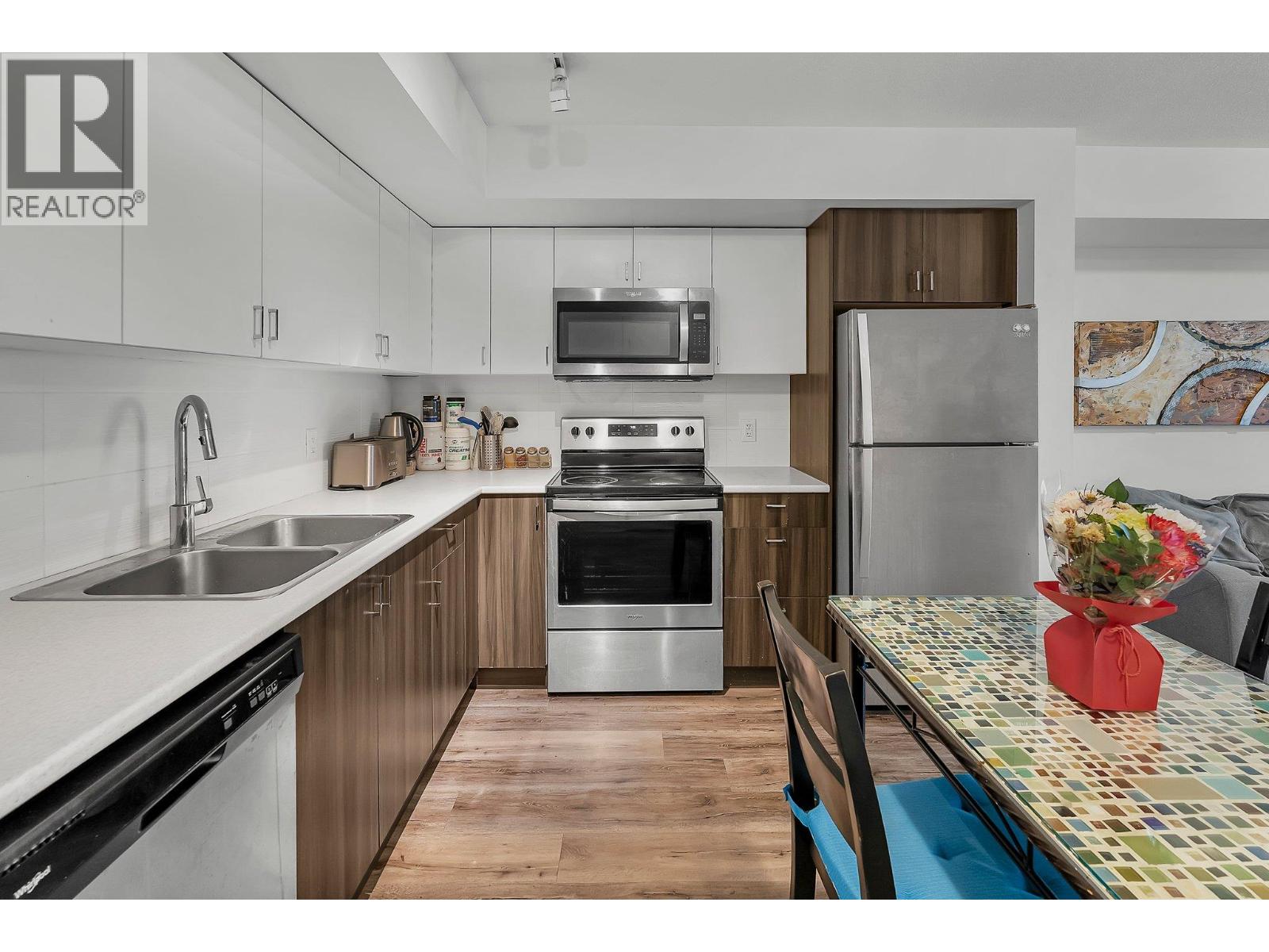 211 655 Academy Way, Kelowna