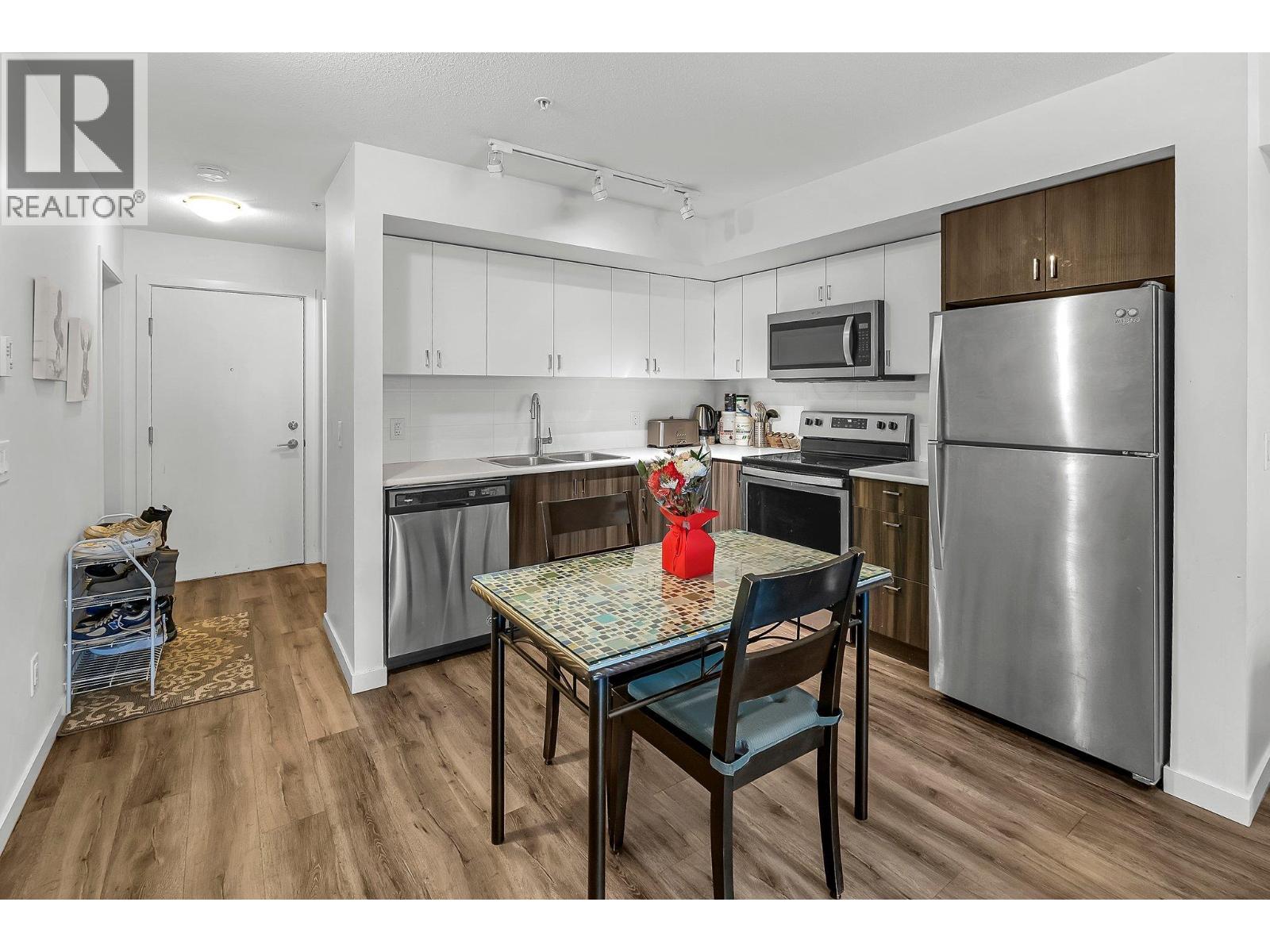 211 655 Academy Way, Kelowna