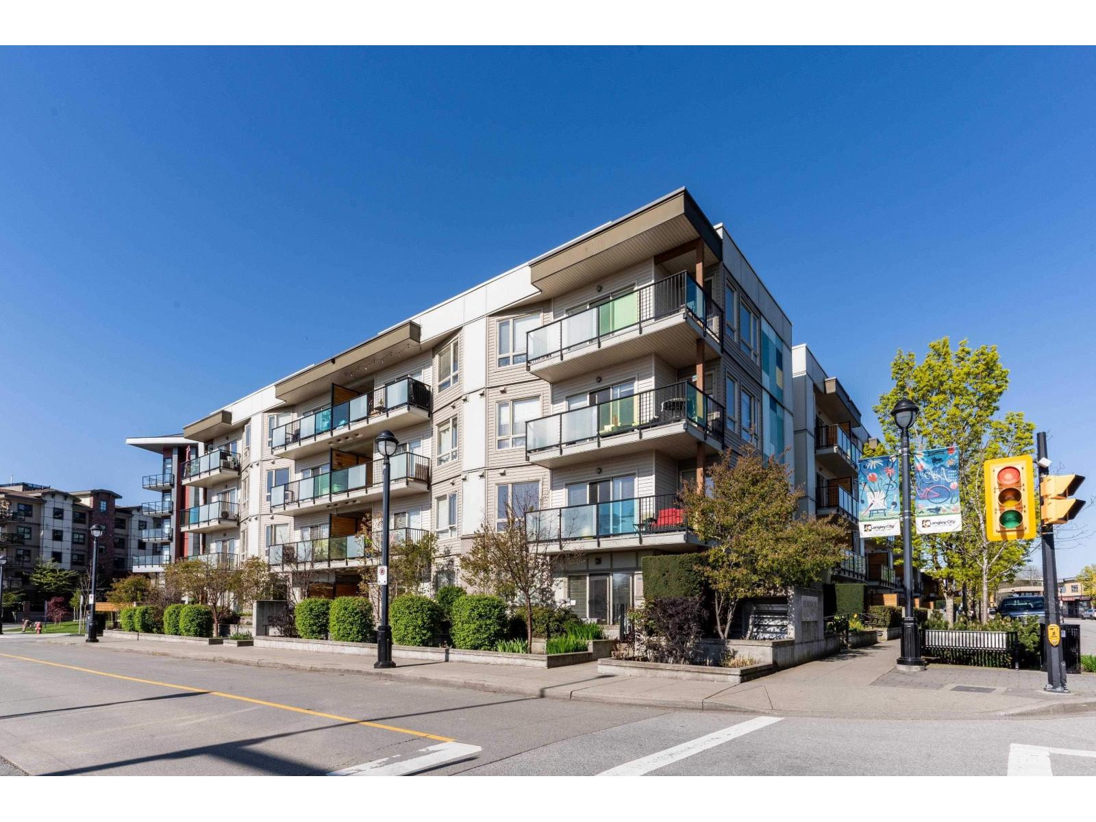 218 20460 DOUGLAS CRESCENT, Langley