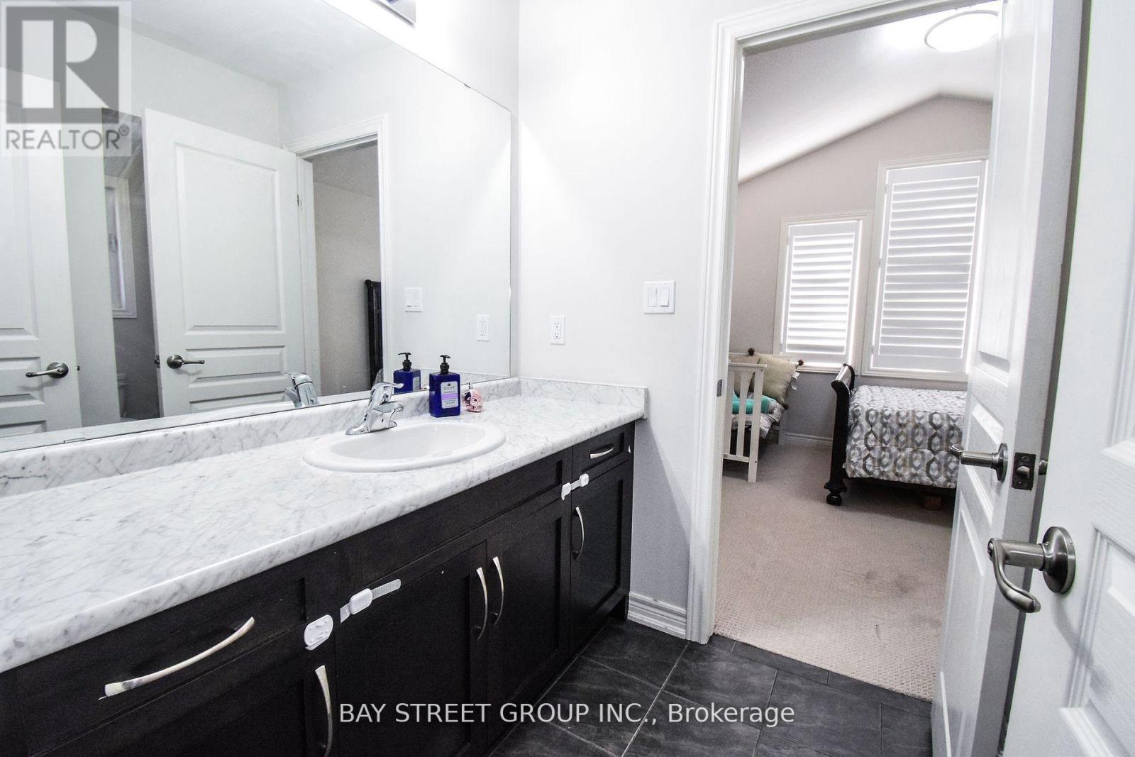 490 SILVERWOOD AVENUE - 25