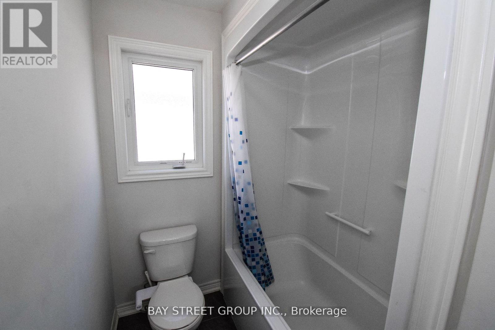 490 SILVERWOOD AVENUE - 26