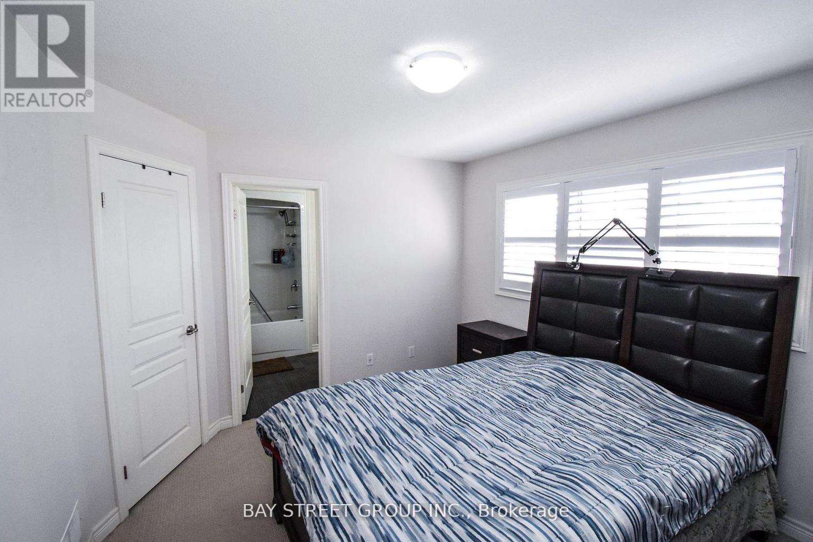 490 SILVERWOOD AVENUE - 29