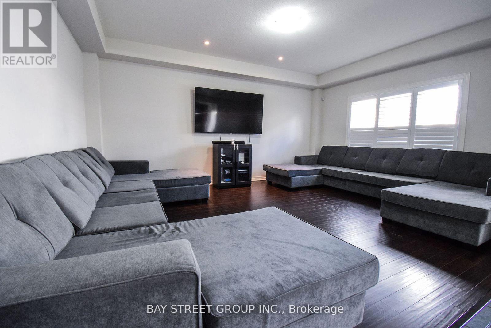 490 SILVERWOOD AVENUE - 8