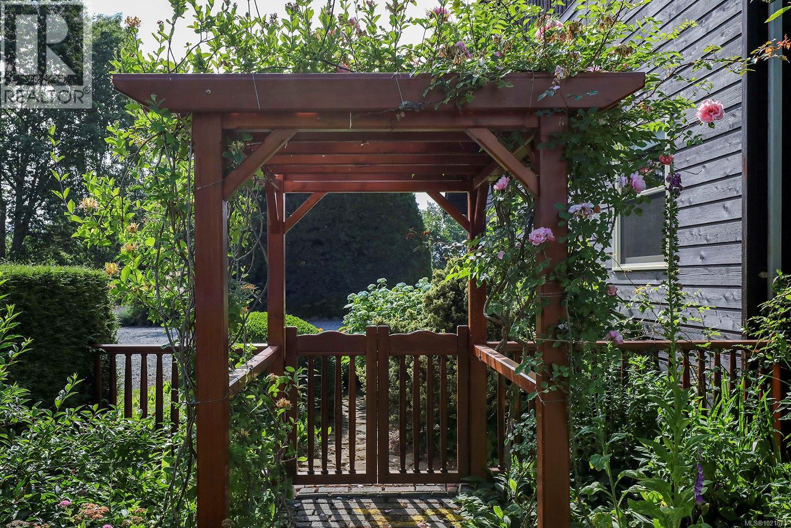 3713 Dove Creek Rd, Courtenay