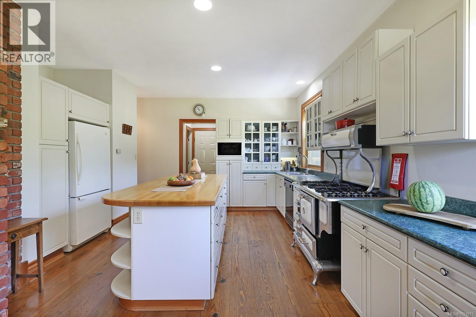 3713 Dove Creek Rd, Courtenay