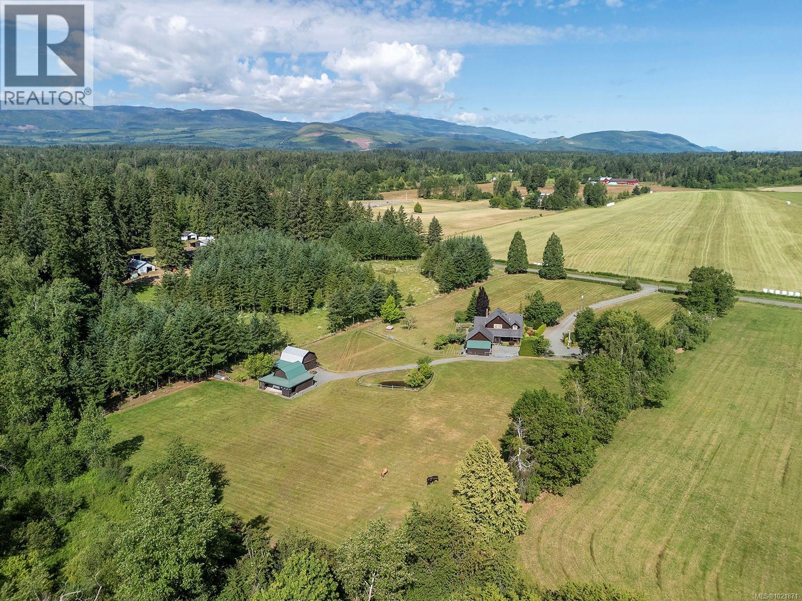 3713 Dove Creek Rd, Courtenay