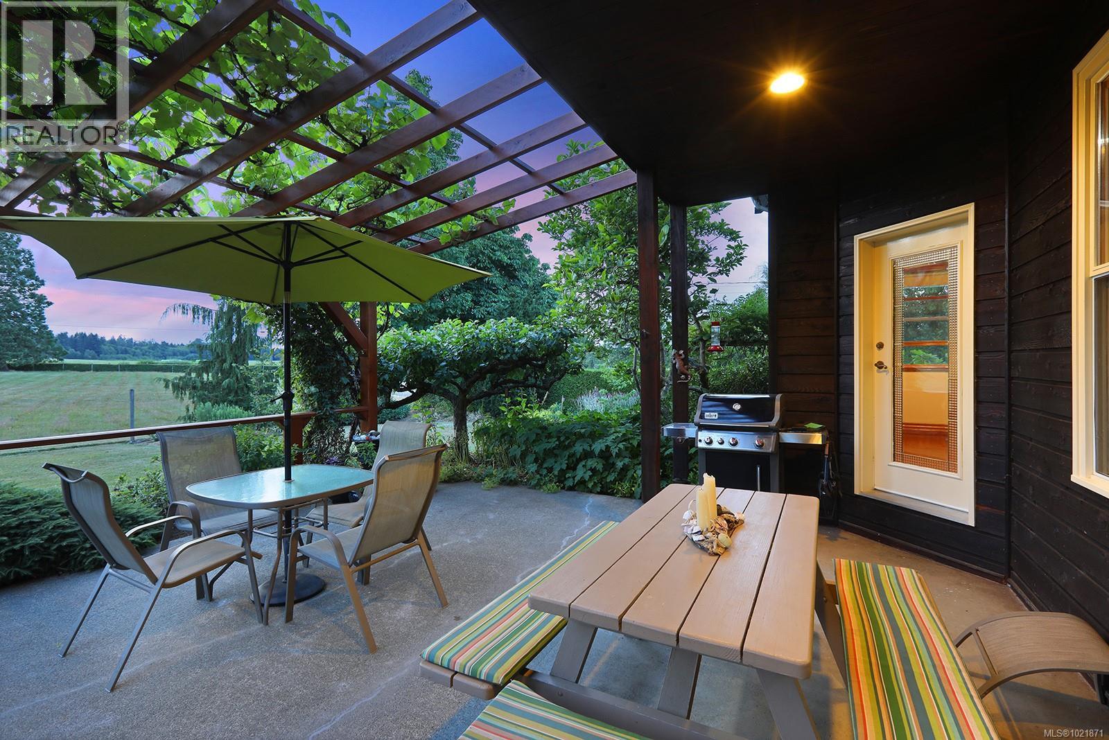 3713 Dove Creek Rd, Courtenay