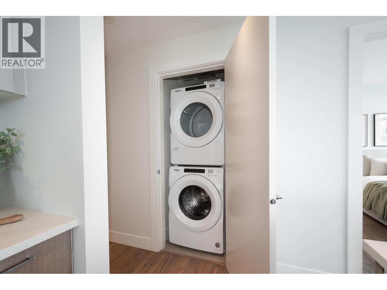 2102 258 NELSON'S COURT, New Westminster