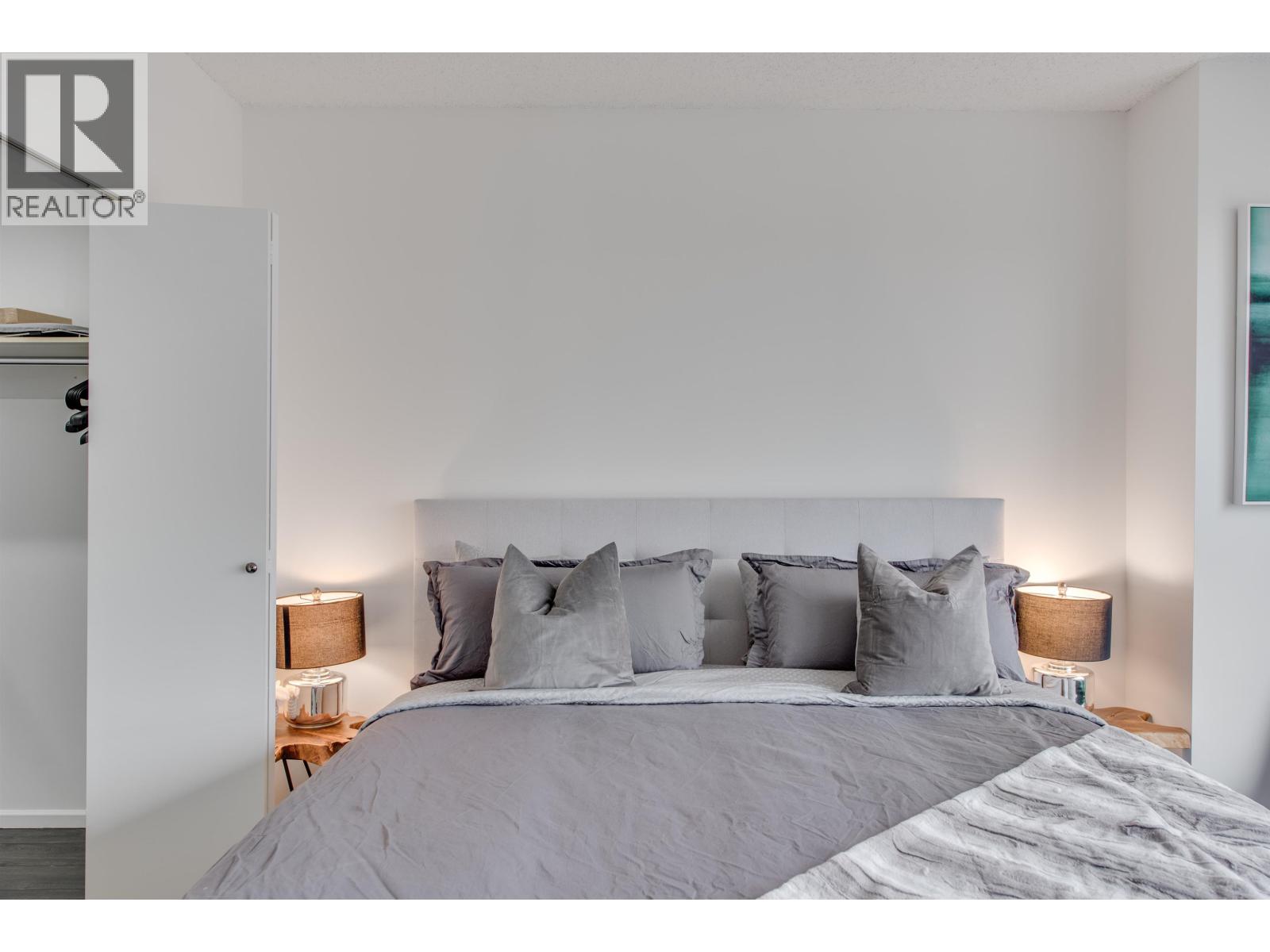 PH6 1060 ALBERNI STREET, Vancouver