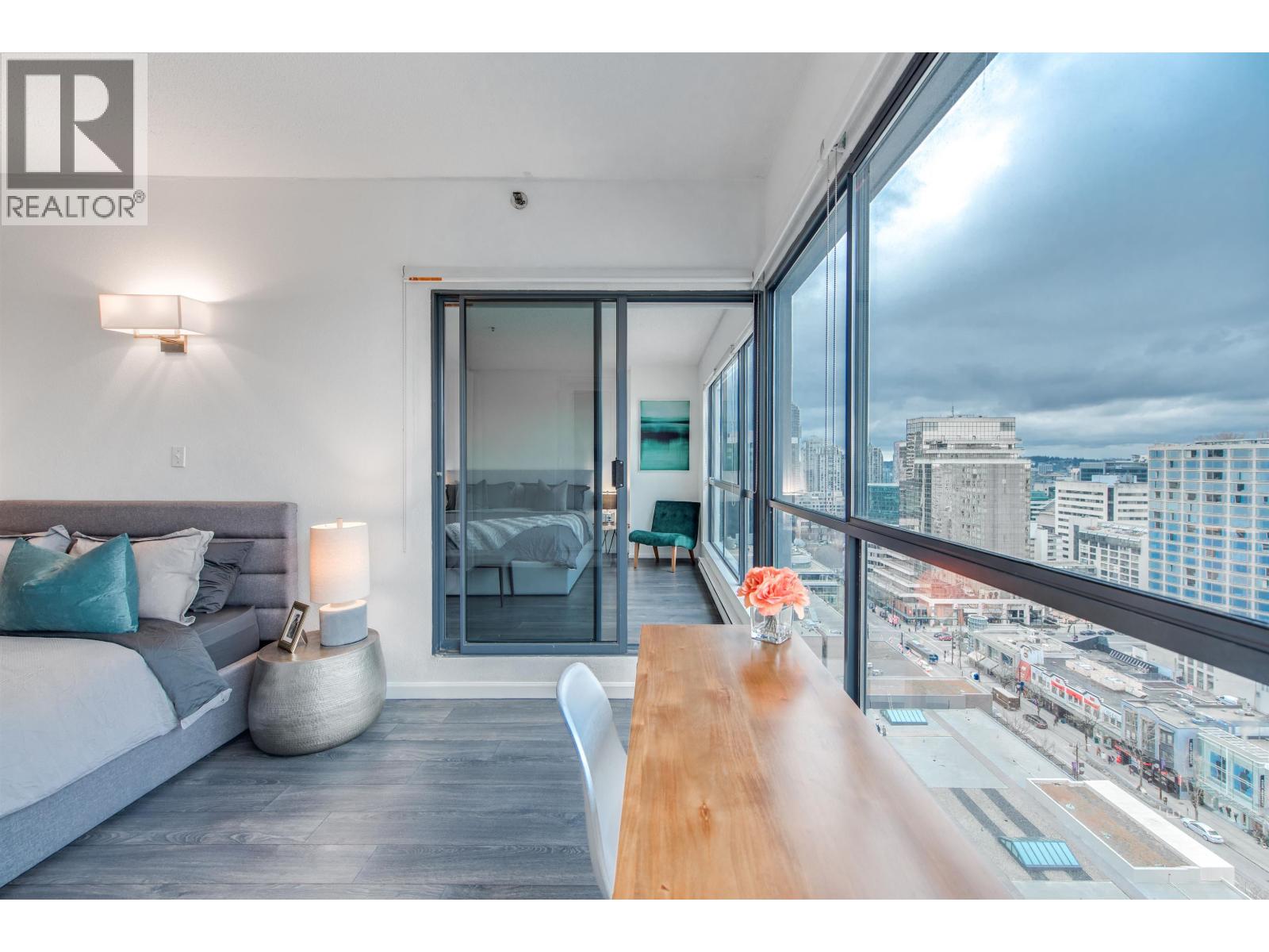 PH6 1060 ALBERNI STREET, Vancouver