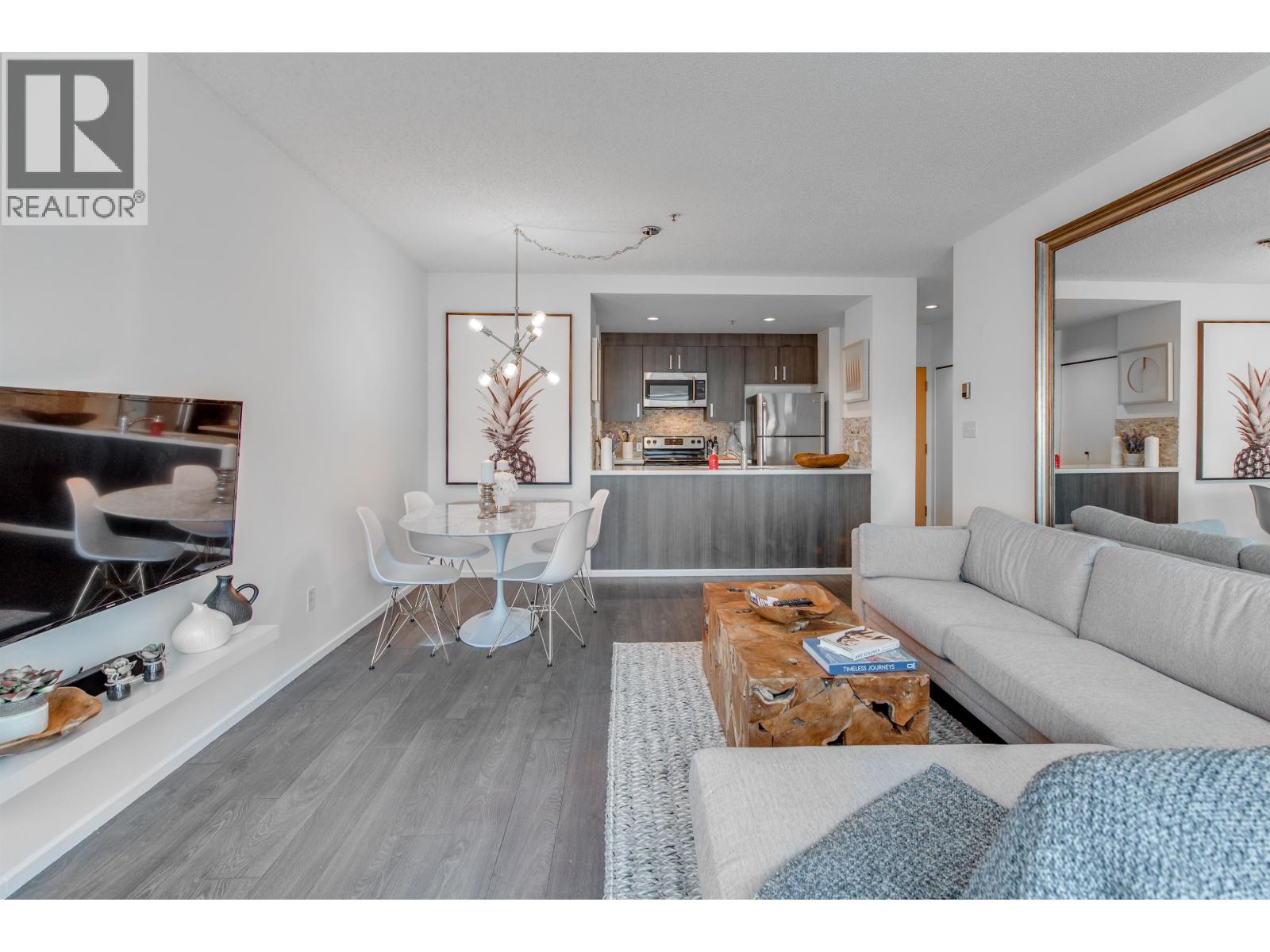 PH6 1060 ALBERNI STREET, Vancouver