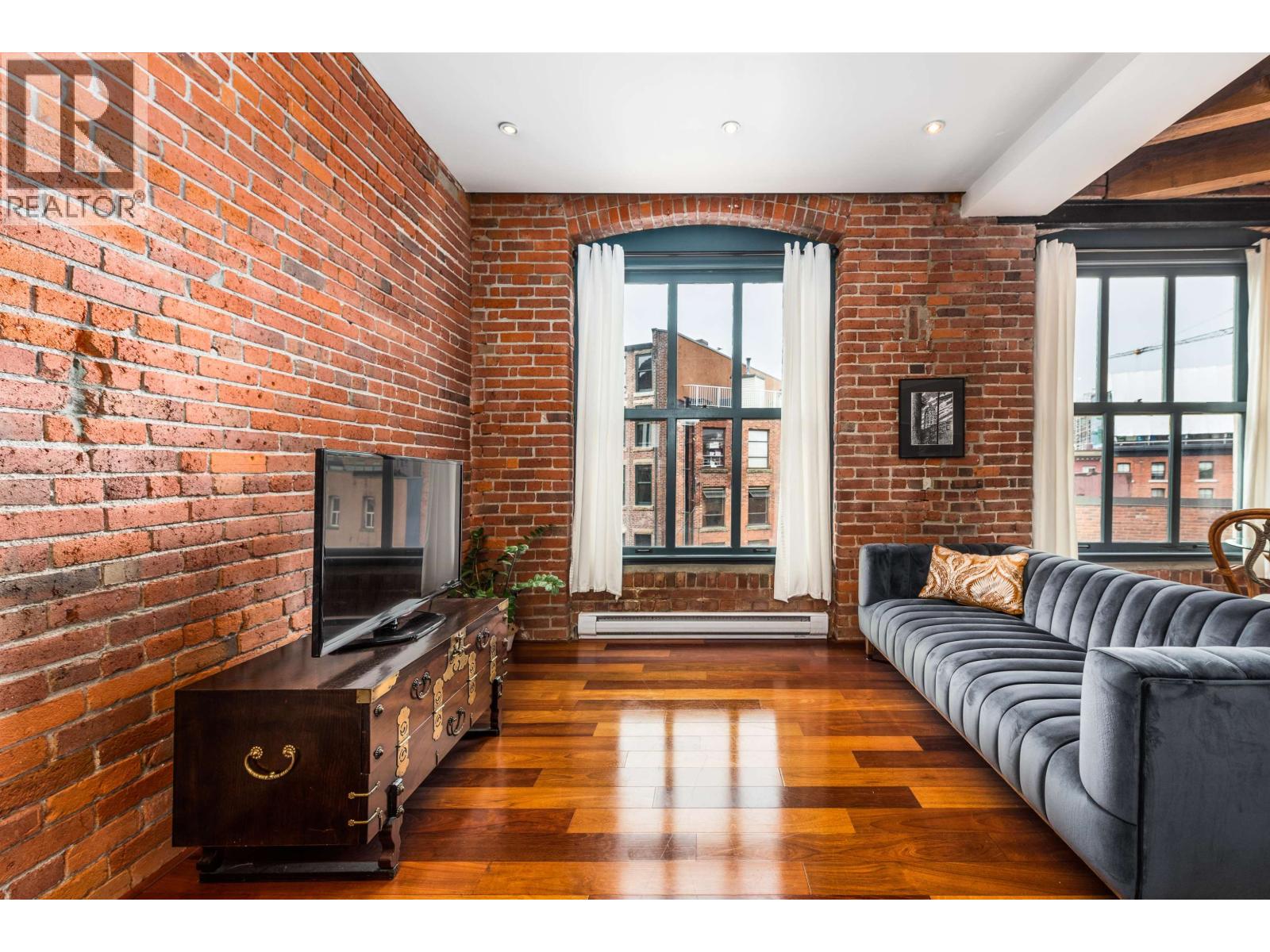 302 55 E CORDOVA STREET, Vancouver