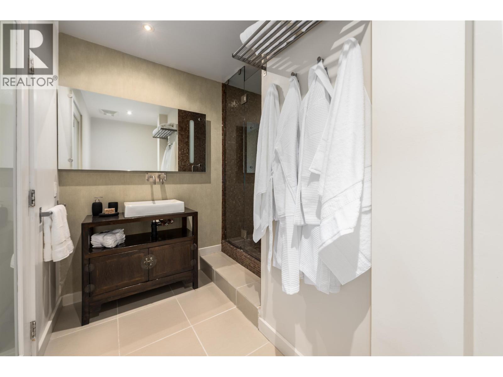 302 55 E CORDOVA STREET, Vancouver