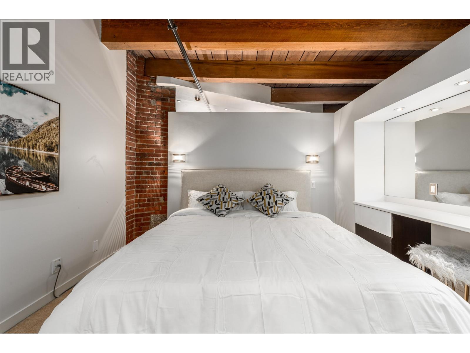 302 55 E CORDOVA STREET, Vancouver