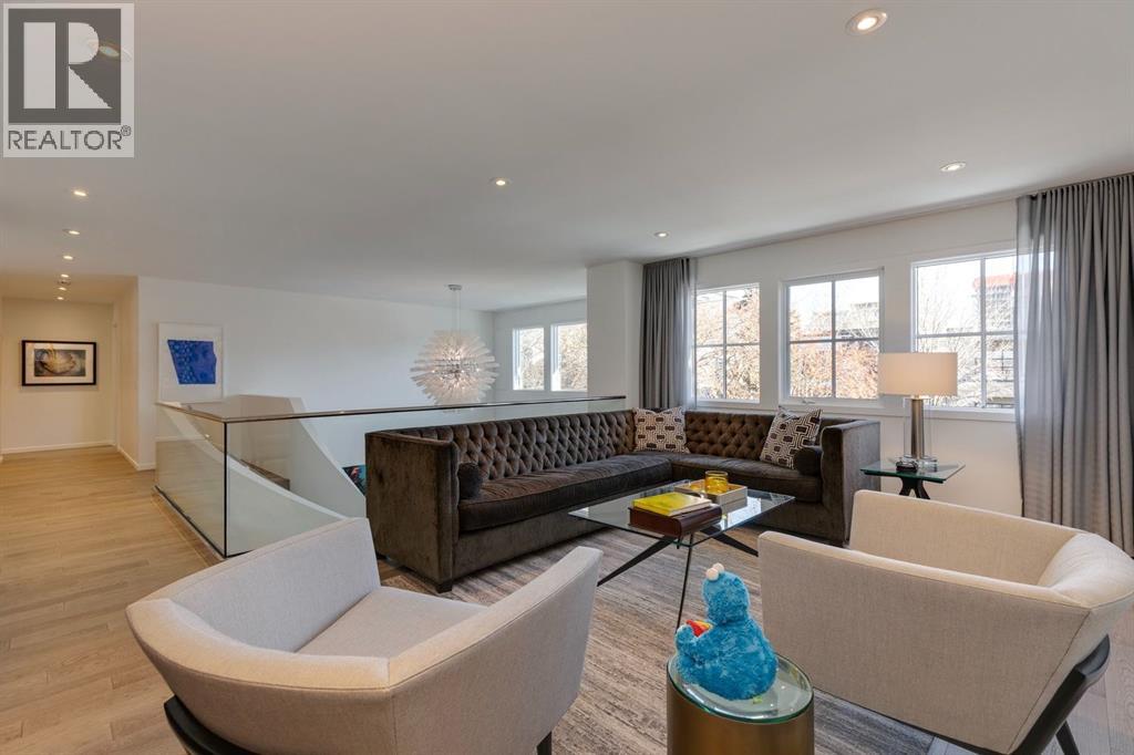 Single Family House for Sale in   Street NW Hillhurst Calgary 