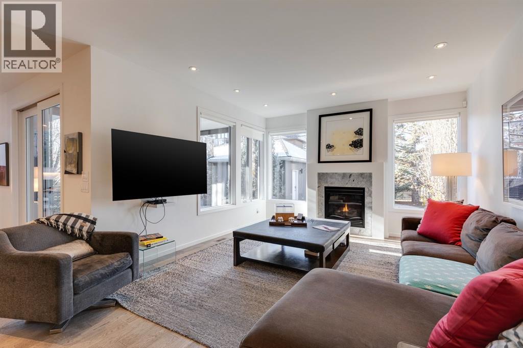 Single Family House for Sale in   Street NW Hillhurst Calgary 