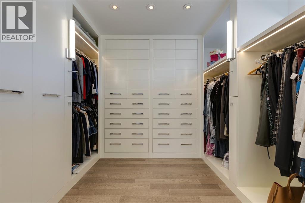 Single Family House for Sale in   Street NW Hillhurst Calgary 