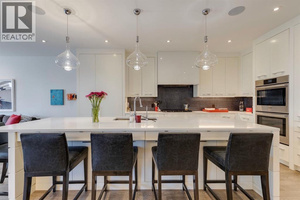 Single Family House for Sale in   Street NW Hillhurst Calgary 